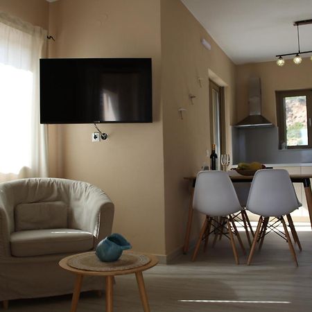 Milolithos Paleochora Apartment Екстериор снимка