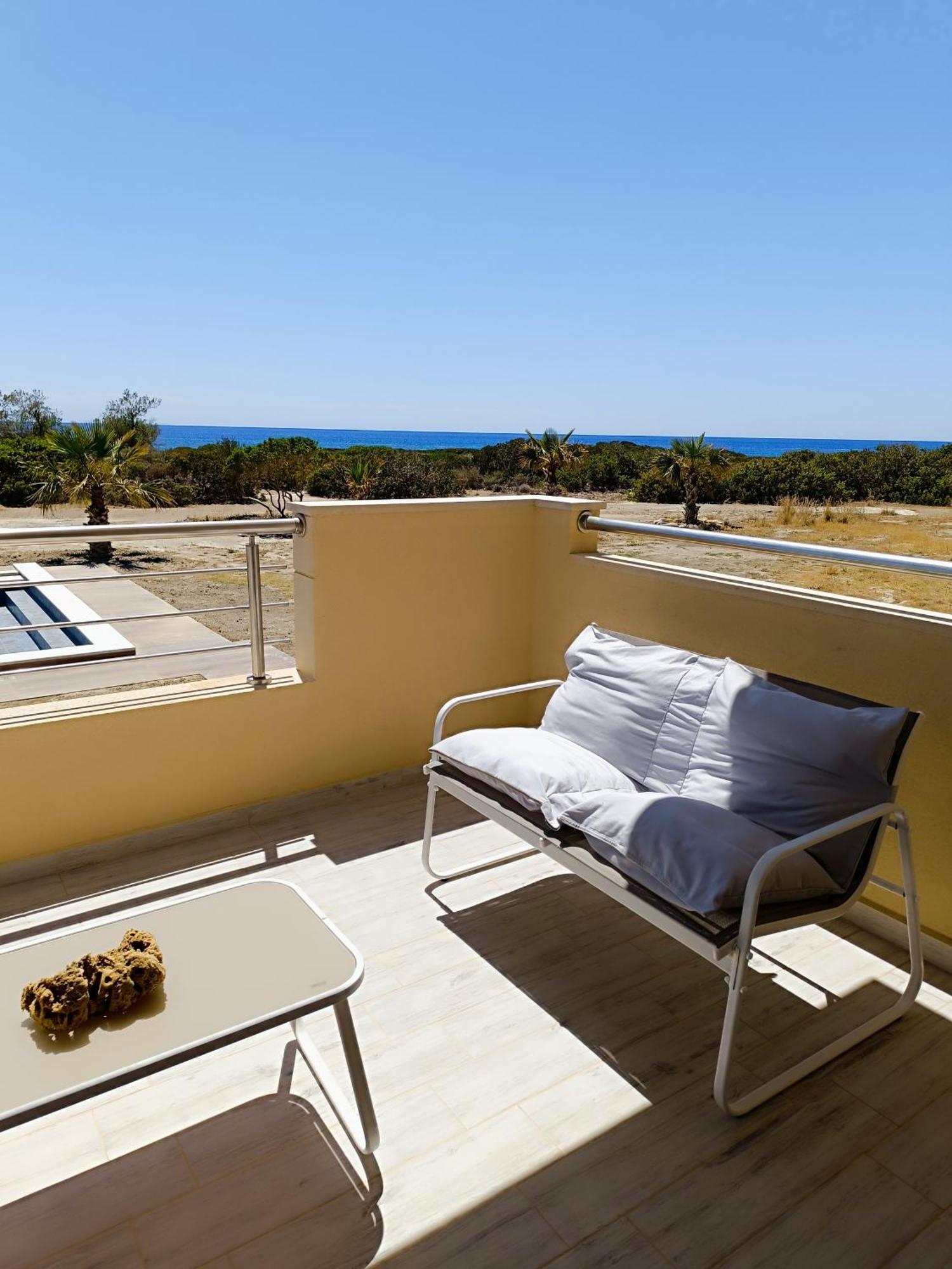 Milolithos Paleochora Apartment Екстериор снимка
