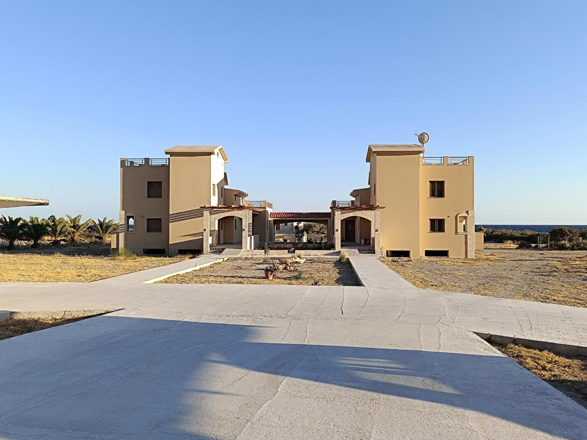 Milolithos Paleochora Apartment Екстериор снимка
